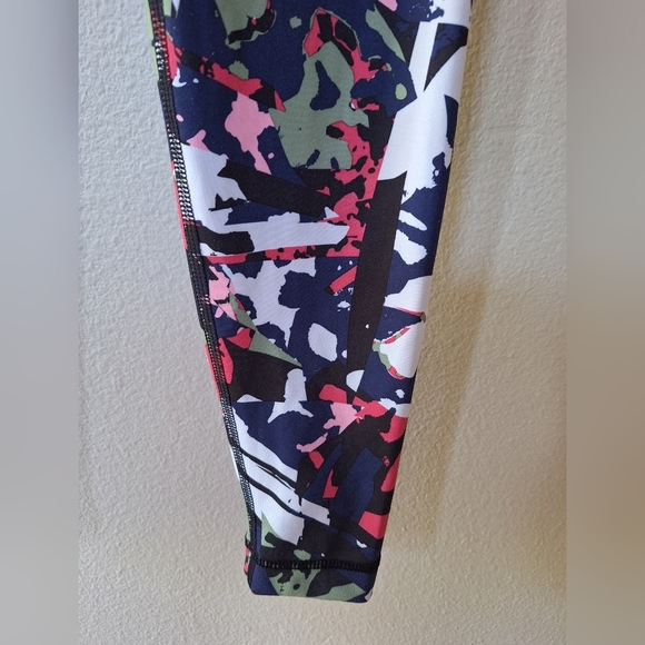 Lululemon Wunder Under Pant III(full on lux) Pop Cut Boom Juice. Womens size 4 - Picture 4 of 6